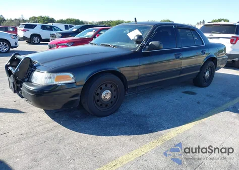 2011 Ford Crown Victoria Police Interceptor z USA, uszkodzony, nr VIN 2FABP7BV2BX167329